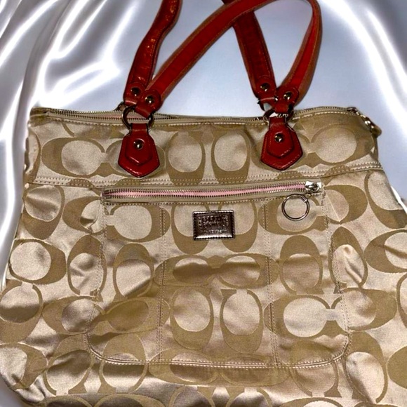 Coach Handbags - Coach poppy purse
